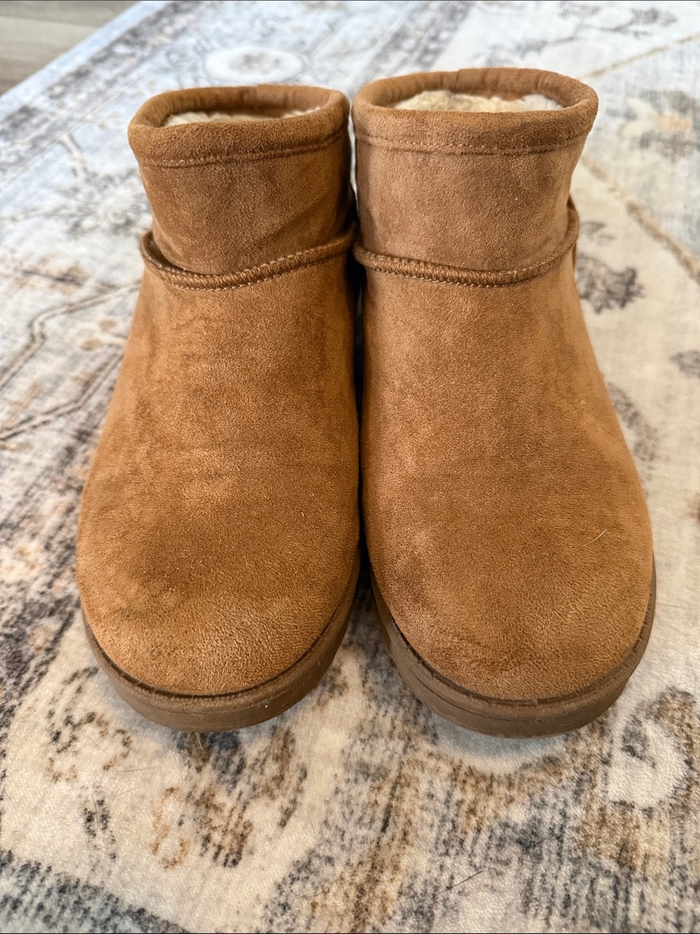 SO Women's Chestnut Suede Shearling-Lined Slip-On Slippers